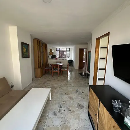 In Manga, 5 Minutes From The Historic Center Apartamento